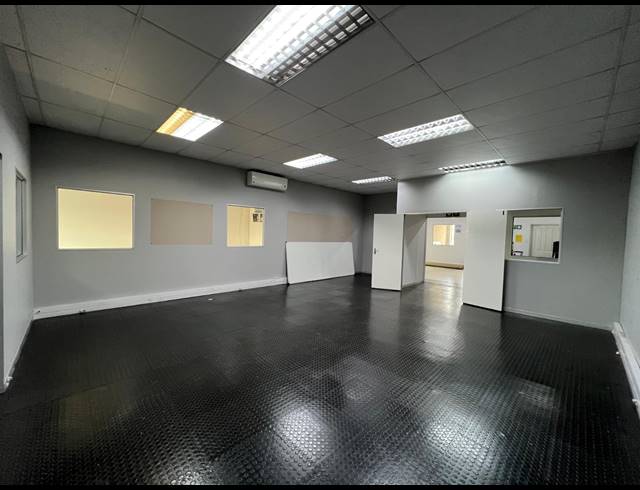 449M² WAREHOUSE TO LET IN STRIJDOMPARK